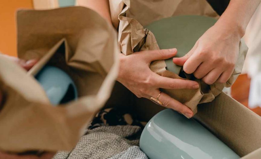 Comment bien emballer sa vaisselle pour un déménagement sans casse ?